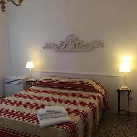 Corte Del Pozzo Pensión Venecia